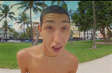 Peter La Anguila was born on January 4, 1994 (age 30) in Cuba. He is a Celebrity Rapper. Cuban rapper who went viral in 2013 for his song "El Estilo De Peter La Anguila." The song's music video gained attention for its signature dance and barely-clothed antics. In 2019, he released the single "Tolete."